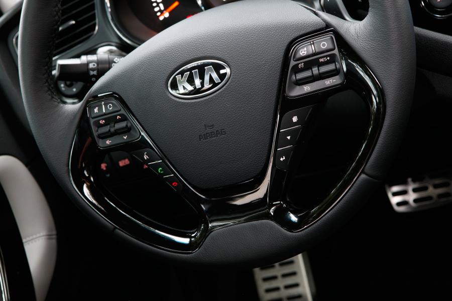  Kia cee&rsquo;d Station Wagon 2012 года  (фото 12 из 89)